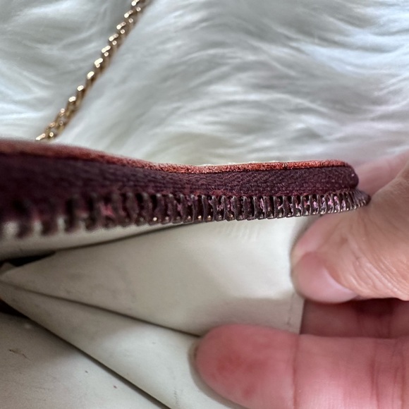 Louis Vuitton heart shaped coins bag - Picture 11 of 17